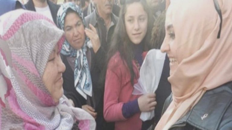 Milli Emlak Şube Müdürü Müzeyyen Yazıcı, gümrükten geçemeyen malları sattı ve tutuklandı: Ürünleri AKP teşkilatındaki sosyal yardım işlerine verdim