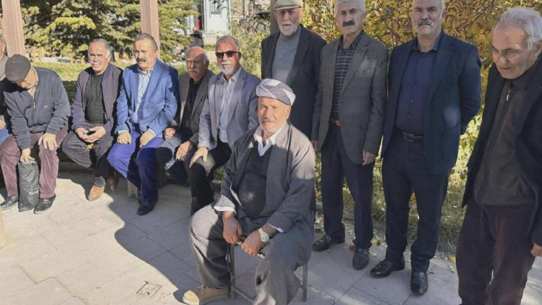 Vanlı emekliler: Ölüme terk ettiler, mezarımızı kazıp bizi gömmeye bile tenezzül etmiyorlar!