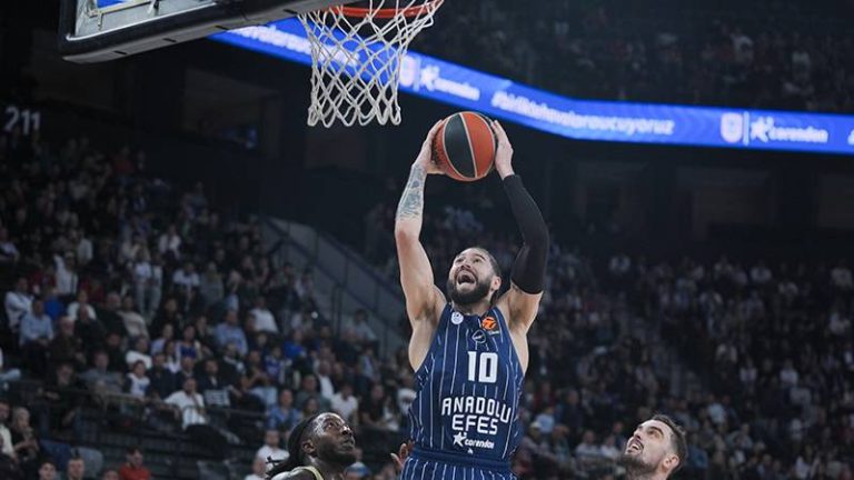 Anadolu Efes, Litvanya temsilcisi Zalgiris’i 23 sayı farkla yendi