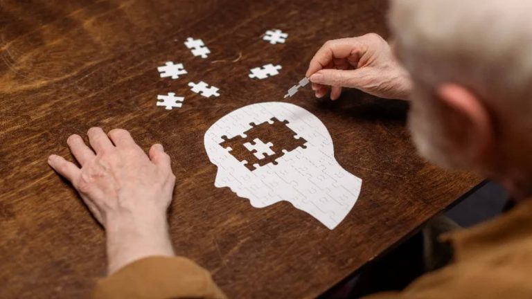 Beyin ameliyatlarında atılan bir doku Alzheimer için umut olabilir mi?