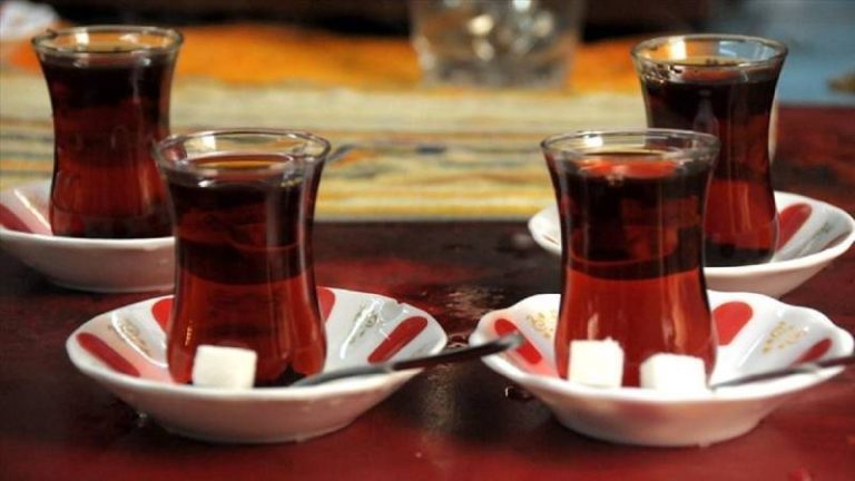 Hem üretici hem tüketici için tehdit: Boyalı çay Türkiye’de piyasayı ele geçirdi!