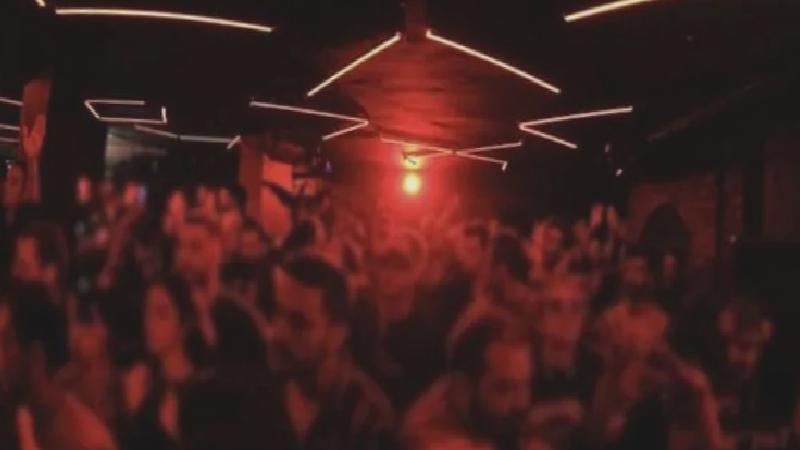 Ankara’daki gece kulüplerine fuhuş operasyonunda ihbarı mekânda çalıştırılan kız çocukları yapmış: Cinsel ilişki teklifini reddedersek işten atılıyoruz