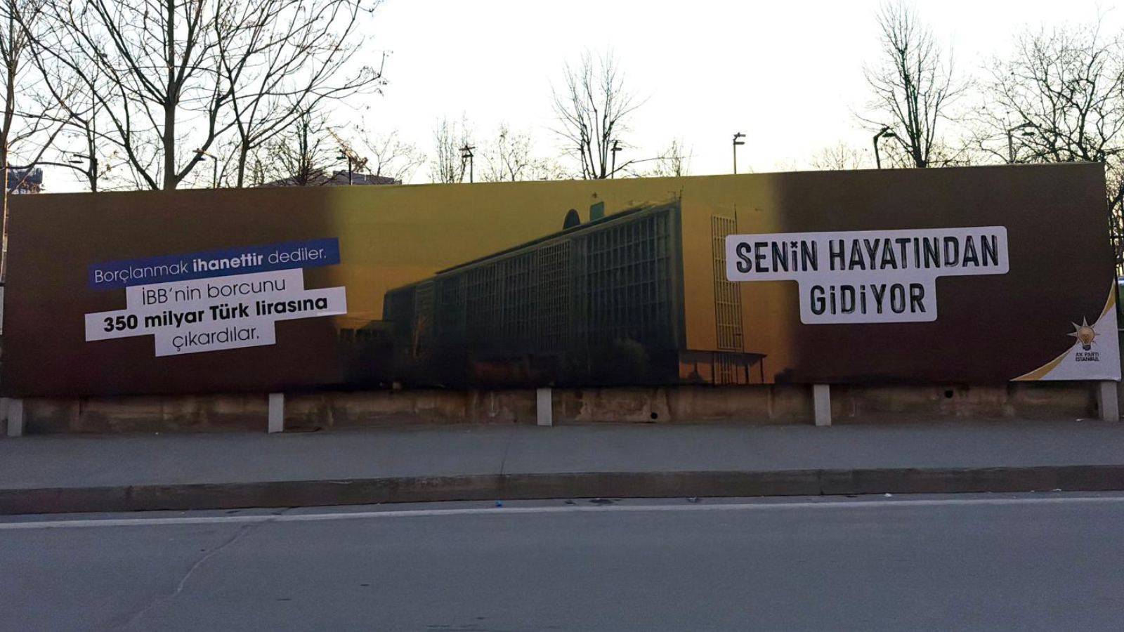 CHP’den AKP’nin “İBB billboardları“ hakkında suç duyurusu: Haksızlıkları algı operasyonlarınızla örtbas edemezsiniz