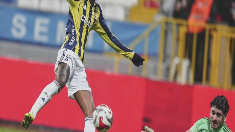 Fenerbahçe, Beyoğlu Yeni Çarşı’yı Talisca’nın tek golüyle geçti