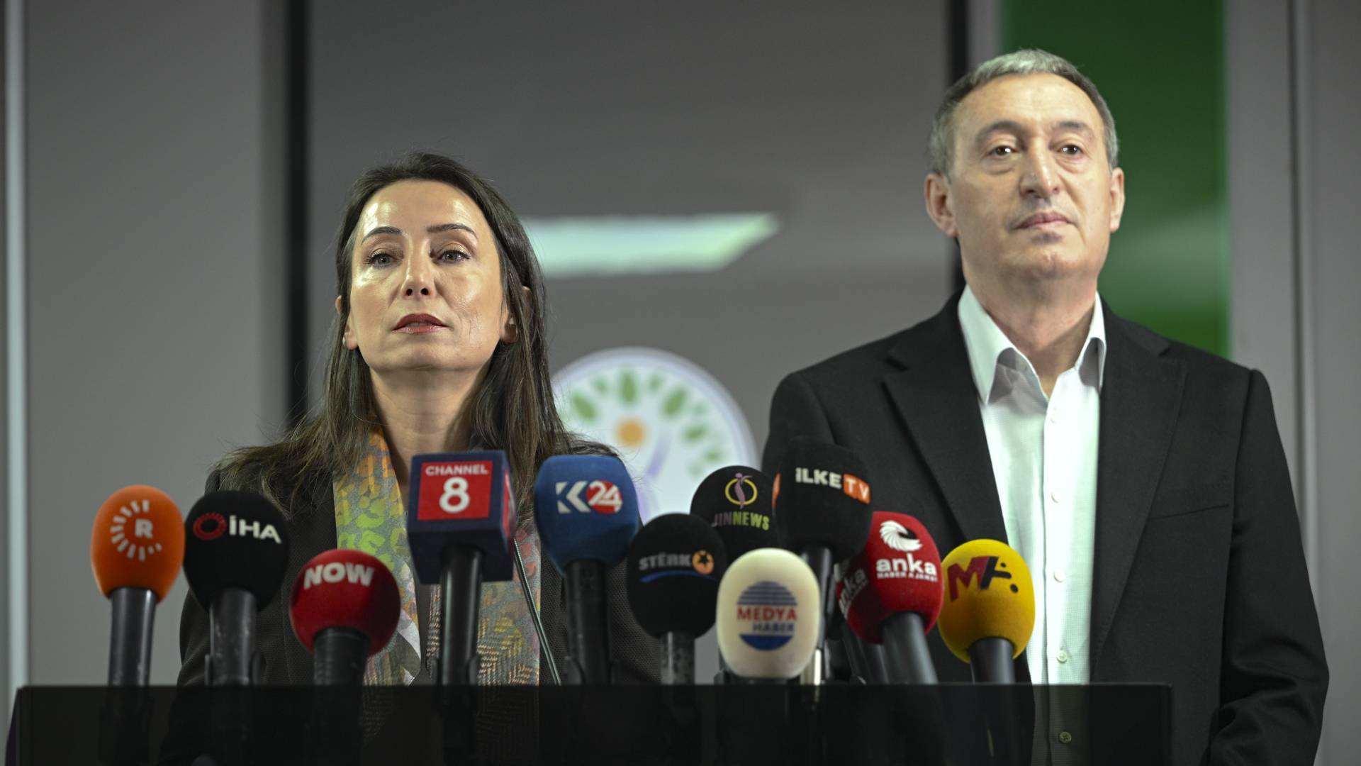 İbrahim Kiras: Süreçte iki tarafın da dil tercihlerinde tesadüfün rol oynadığını söylemek zor