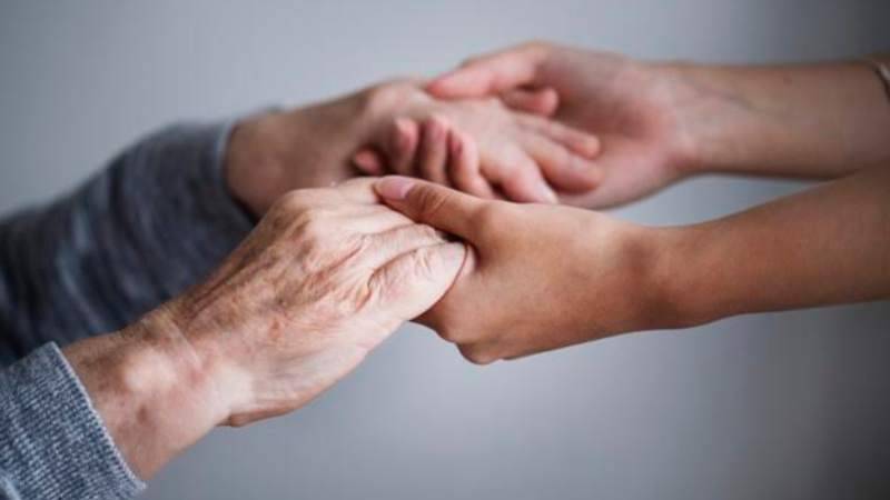 ‘Yaşlılık ve bakıma muhtaçlık sigortası’ için hazırlık: Devlet destek sunacak