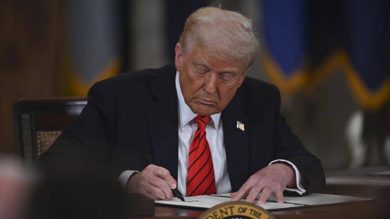 ABD Başkanı Trump’ın imzası banknotlarda yer alacak