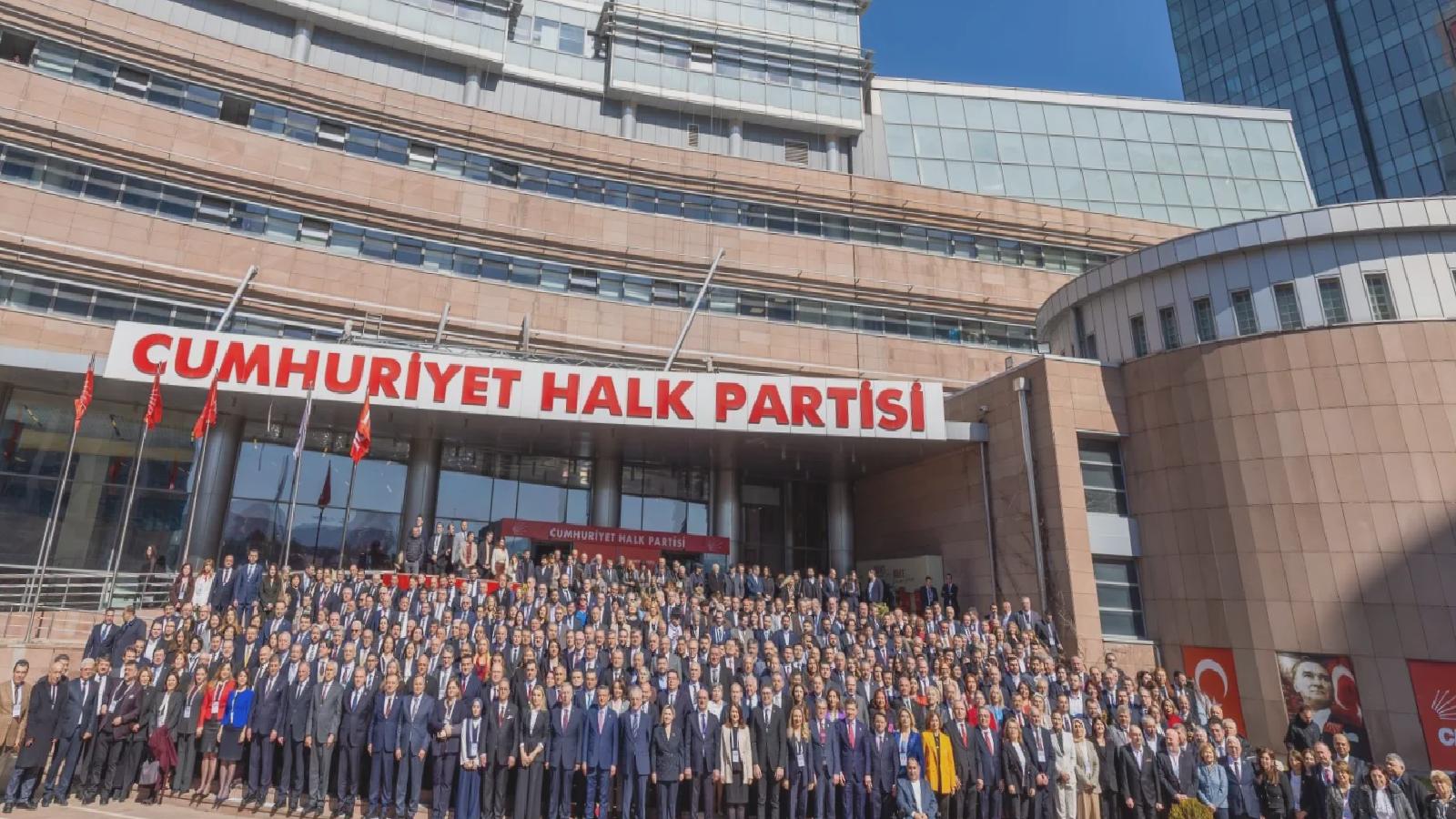 CHP’nin “Milletle Birlikte, Milletin Emrinde” buluşmasında 18 politika kurulunun üyeleri açıklandı