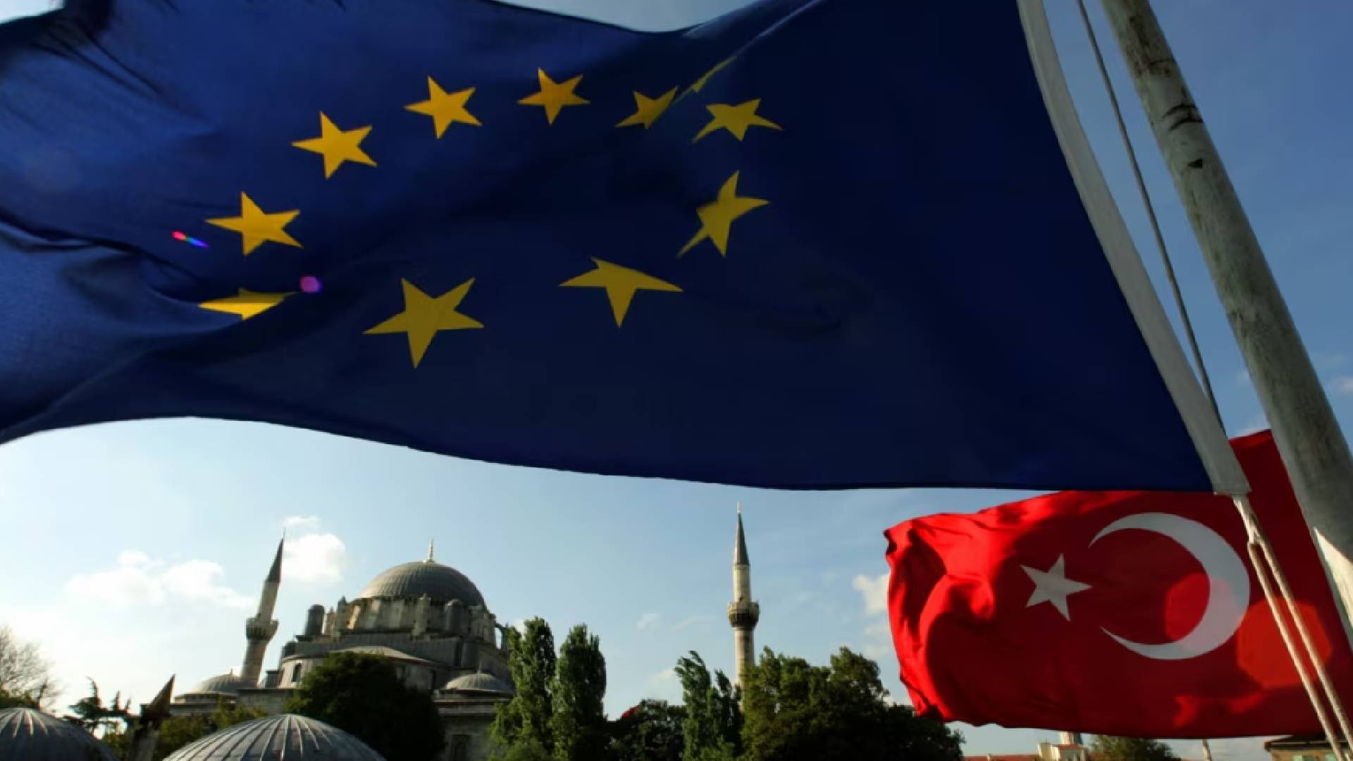 Ertuğrul Özkök: Dün akşam Brüksel’e giden Türk gazeteci listesi bana ne anlatıyor?