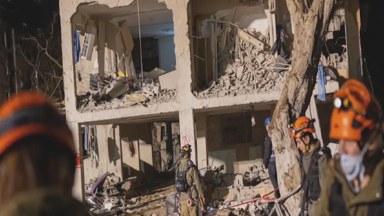 İran’ın İsrail’e misilleme saldırıları: Hava savunma sistemleri yetersiz kaldı; en az 100 kişi yaralandı