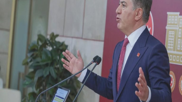Murat Emir basın toplantısına tabletle geldi, mal varlığı kayıtlarını gazetecilere gösterdi: Taşınmaz beyanı böyle yapılır