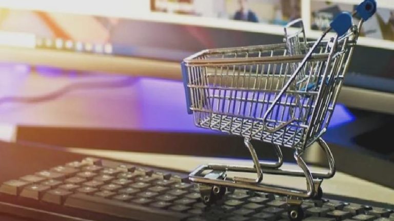 Ramazanda e-ticarette giyim ve gıda alışverişi arttı