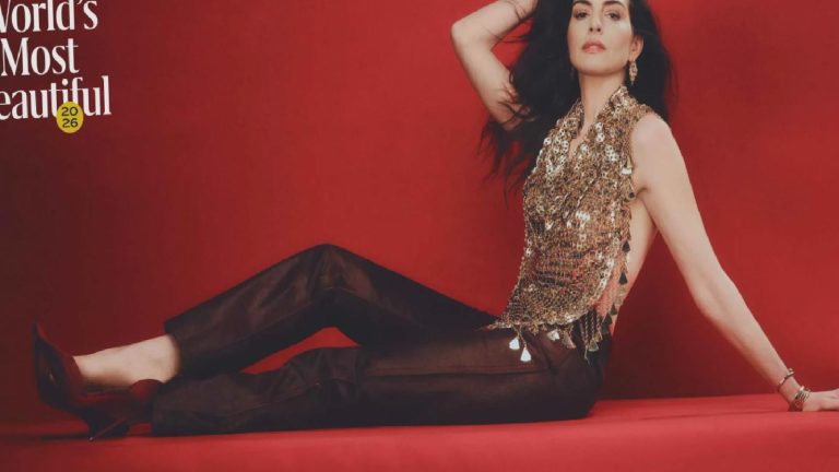 Anne Hathaway, “dünyanın en güzel kadını” seçildi
