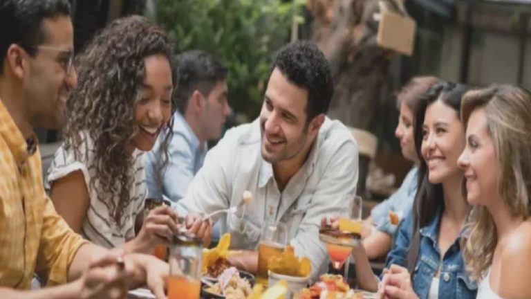Başkalarıyla biraraya gelmek beynimizi nasıl değiştiriyor?