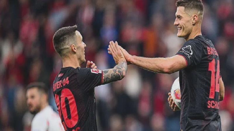 Bayer Leverkusen yıldızlarına kancayı attı