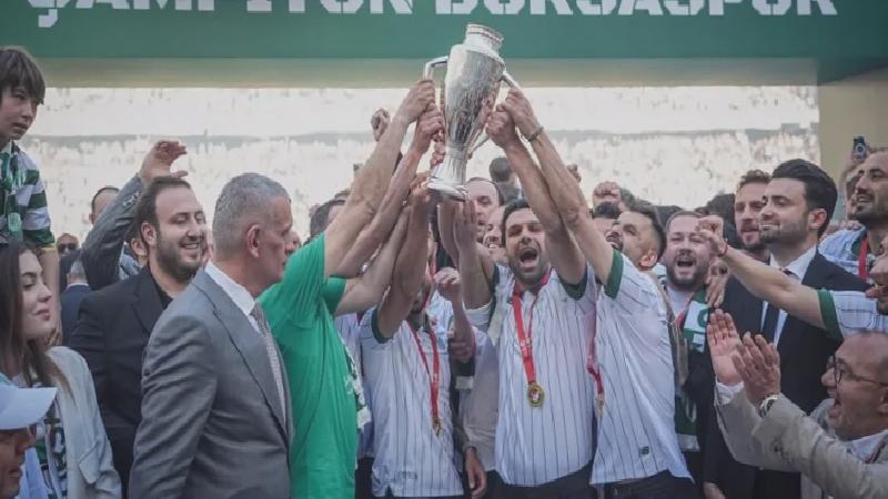 Bursaspor şampiyonluk kupasına kavuştu