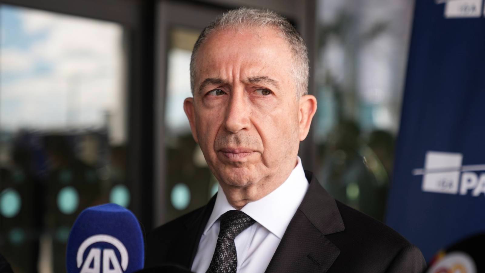 Galatasaray yöneticisi Metin Öztürk’ten hakem tepkisi: Galatasaray’ı şampiyon yapmak istemiyorsanız açık açık söyleyin