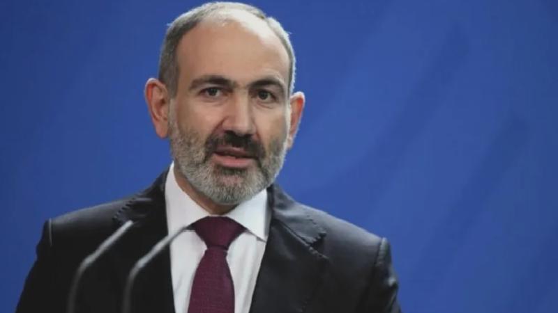 Paşinyan’dan ‘Karabağ’ vurgusu: Ermenistan Anayasası değişmeli