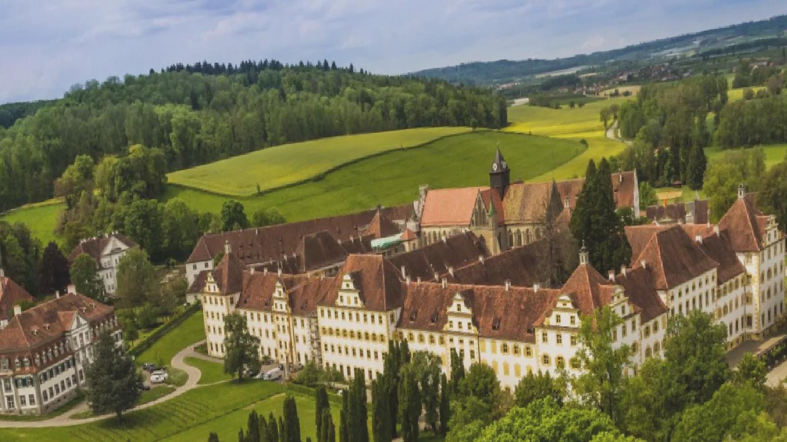 Türkiye’deki özel okul fiyatları, Avrupa’da prenslerin gittiği şato okullarla yarışıyor