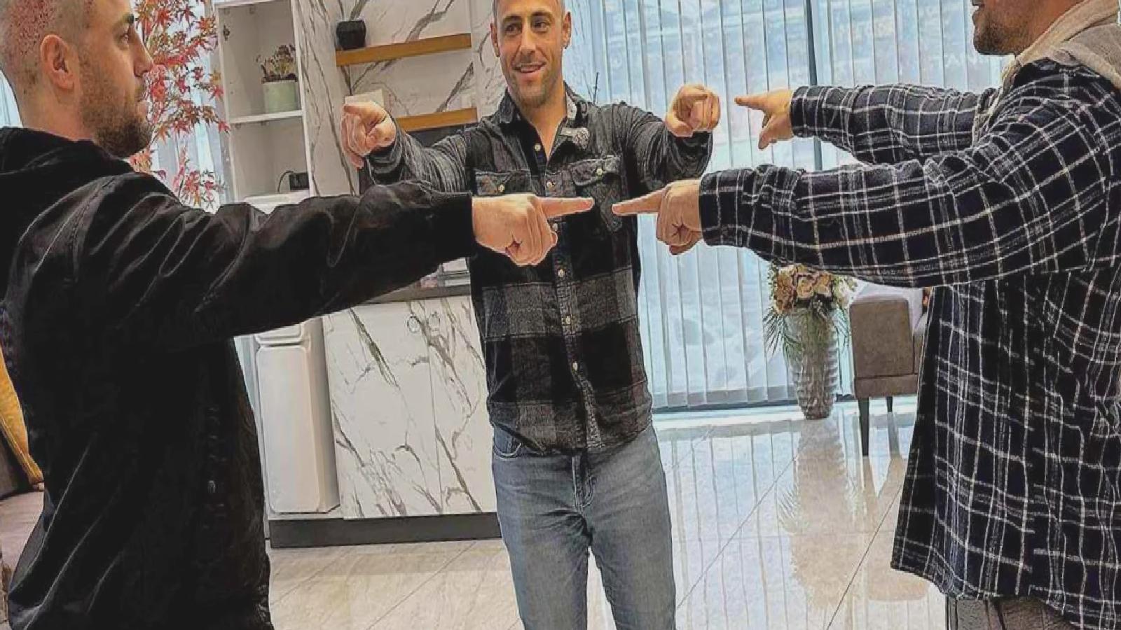 Üçüz kardeşler saç ektirmek için topluca Türkiye’ye geldi: Kardeşlerim saçlarımın onlardan güzel olmasını kabul edemezdi