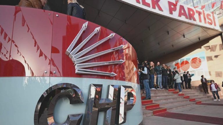 CHP İzmir İl Başkanı Güç: İl Başkanlığımıza ait Facebook sayfası yönetimimizden alınmıştır