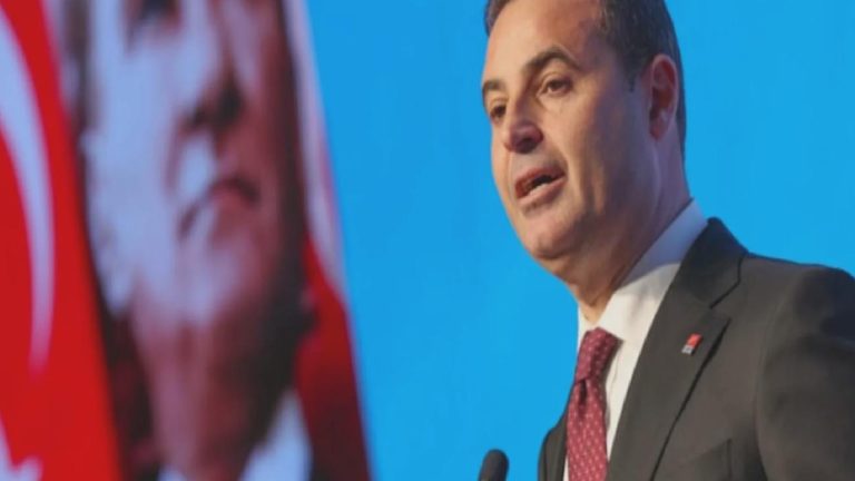 Cumhuriyet Bayramı süslemesi ihaleye konu oldu: Balıkesir Büyükşehir Belediye Başkan Ahmet Akın hakkında soruşturma izni