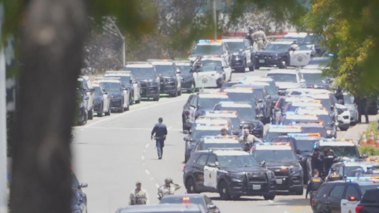 FBI: San Diego İslam Merkezi saldırganlarıyla bağlantılı evlerde 30 silah ele geçirildi