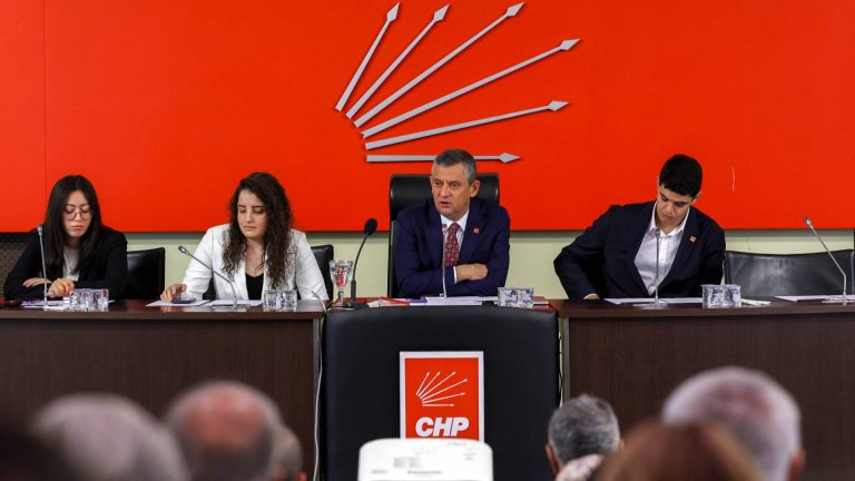 İddia: CHP’de PM toplantısı Özel’i destekleyenler çoğunlukta olduğu için yapılmayacak; Kılıçdaroğlu önce MYK üyelerini atayacak