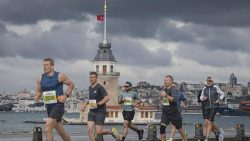 İstanbul yağmurda koştu