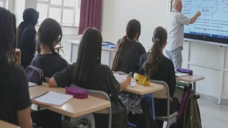 Matematikten biyolojiye “manevi rehber”: Bakanlık protokollü Nur cemaatine yakın dernekten öğretmenlere ders kitabı!