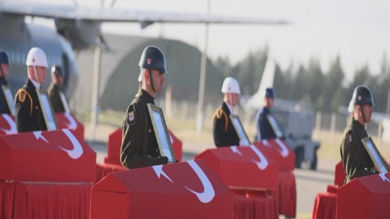 Şehit yakınları ve gaziler için yeni haklar geliyor: Aylıklar artacak, “onursal kimlik” verilecek