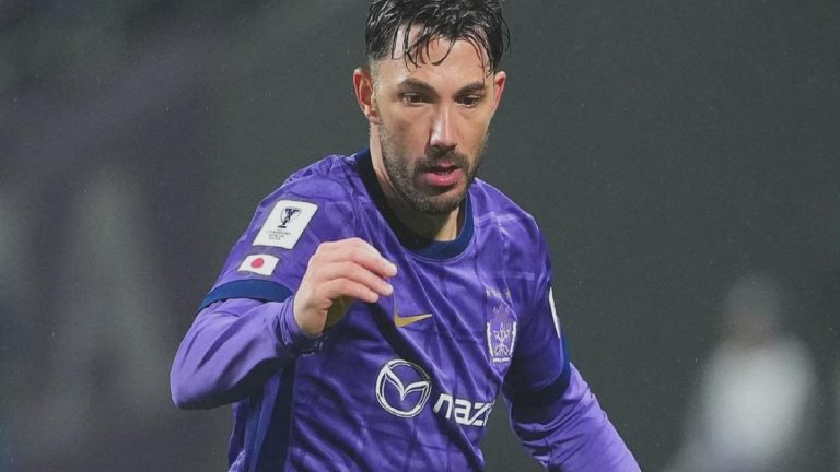 Tolgay Arslan futbola veda etti