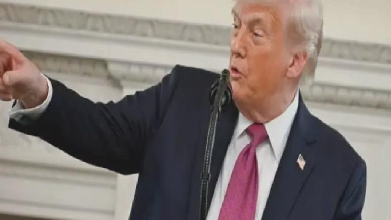 Trump, AB menşeli otomobillere uygulanan gümrük vergilerini % 25’e çıkaracağını açıkladı