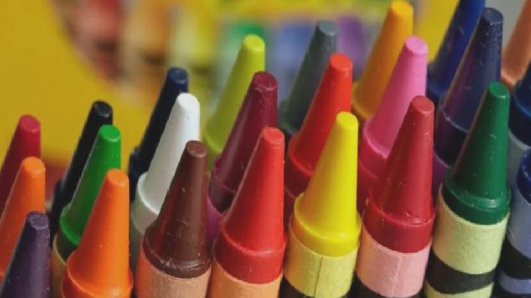 Türkiye’de de satılıyor: Kırtasiye ürünün içinden kanserojen madde bulundu!