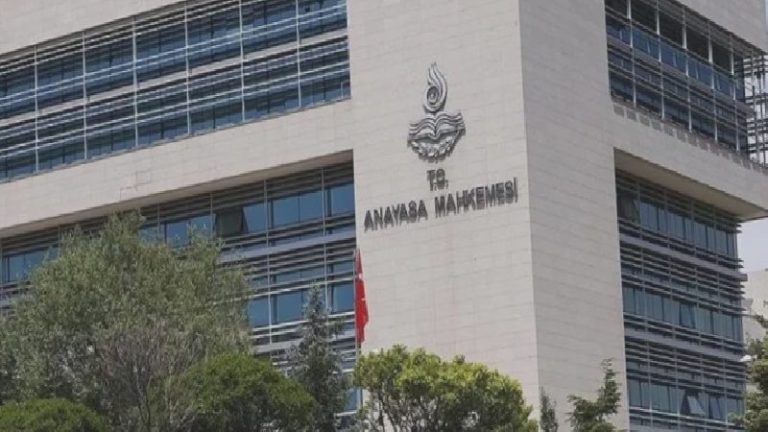 Anayasa Mahkemesi’nden cinsiyet değişikliğini mahkeme kararına bağlayan hükmün iptal istemine ret