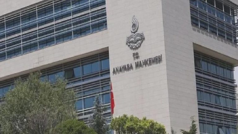 AYM’den OHAL KHK başvurularında iki farklı karar: Birine ihlal, diğerine ret