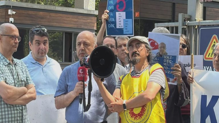 Boğaziçi’nde Prof. Dr. Tuna Tuğcu’nun kamu görevinden çıkarılmasına tepki: Akademik özgürlüğe saldırı, üniversiteye darbe girişimidir!