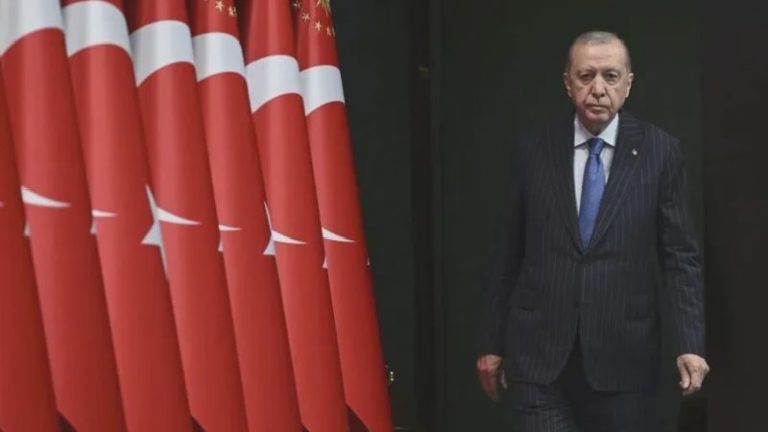 Abdulkadir Selvi: Erdoğan görevinin başındayken cumhurbaşkanlığı hesaplarının içine girilmesi tehlikelidir ve kırmızı alarm seviyesidir