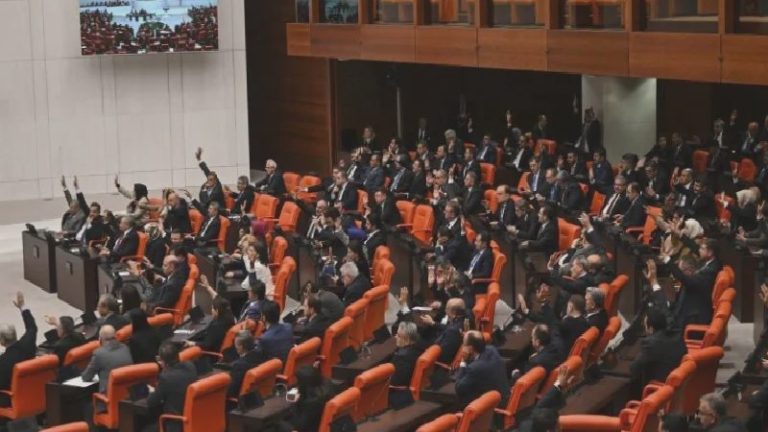 İddia: Çerçeve yasa ekim ayına bırakıldı, AKP-DEM Parti arasında temaslar sürüyor