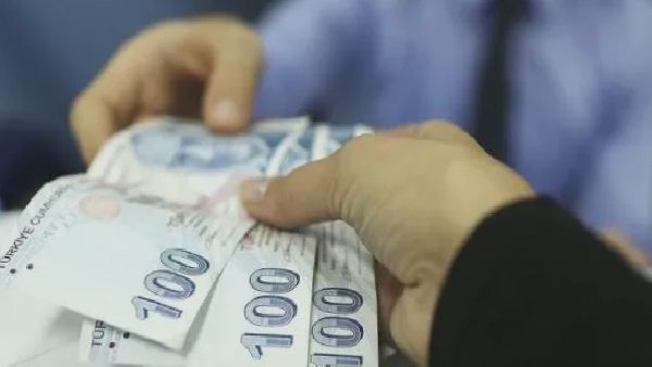 DİSK-AR: Asgari ücret 5 bin 576 lira eridi