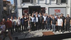 Edremit Belediye Başkanı Mehmet Ertaş ve 19 belediye meclisi üyesi Yeni Parti’ye katıldı