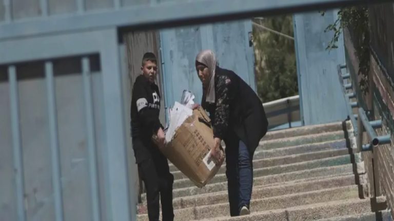 İsrail’den UNRWA’nın eğitim merkezine tahliye operasyonu