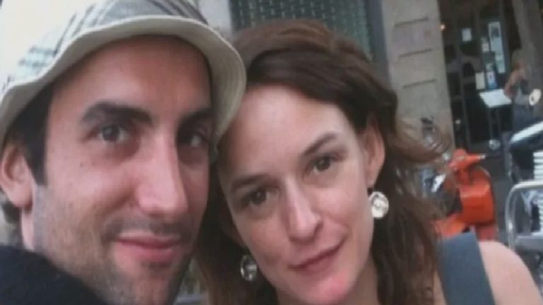 Kardeş olup olmadıklarını öğrenmek için yasaları çiğnemek zorunda kalan çiftin sıra dışı hikâyesi