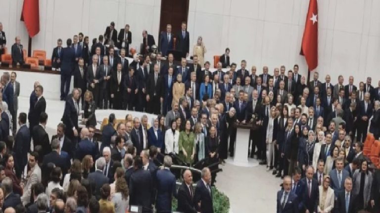 Murat Yetkin: Çerçeve yasa oylamasıyla Anayasa’yı Meclis’te değiştirme ihtimali doğdu, işte dört senaryo…