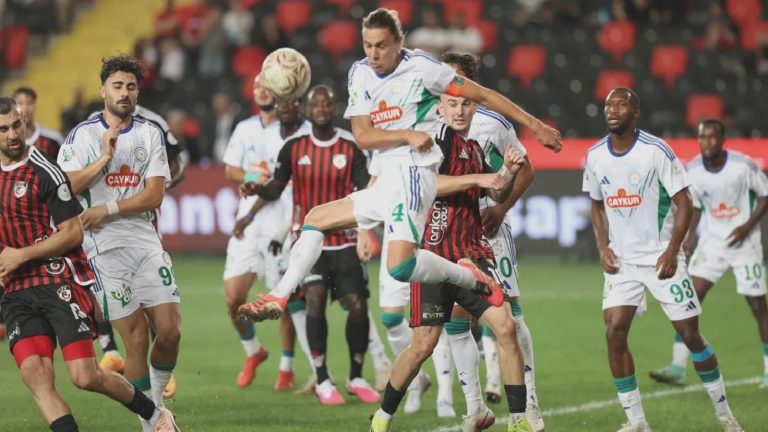 Rizespor ilk yarı fişi çekti, Gaziantep deplasmanından 2 golle döndü