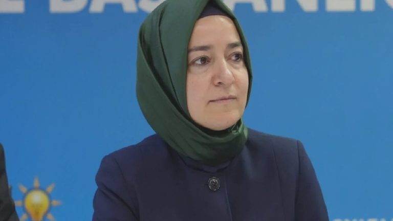 AKP sitesinden adı silindi: ‘Fon’ iddialarının ardından istifa eden Fatma Betül Sayan Kaya MKYK grubundan çıkarıldı